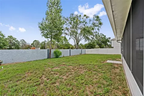 Exterior - 2960 White Magnolia Loop, Clermont, FL 34711 photo 5 of 9