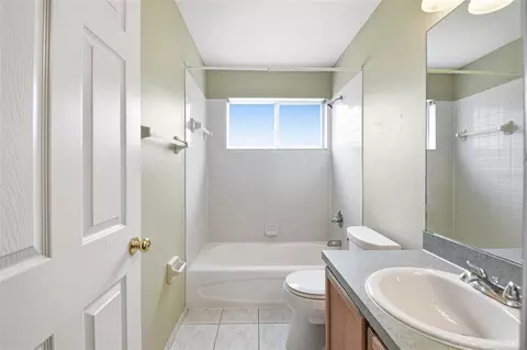 Bath - 11006 Sailbrooke Dr, Riverview, FL 33579 photo 1 of 7