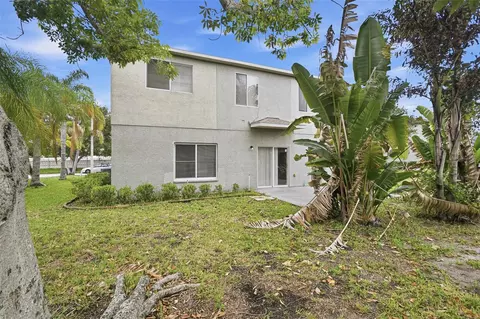 Exterior - 11006 Sailbrooke Dr, Riverview, FL 33579 photo 7 of 11