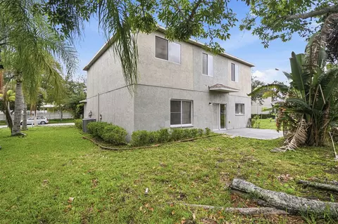 Exterior - 11006 Sailbrooke Dr, Riverview, FL 33579 photo 6 of 11