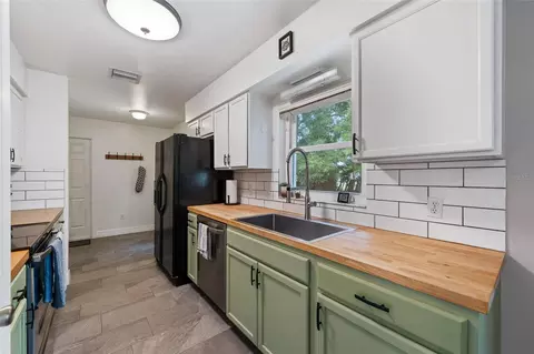 Kitchen - 513 Dorothy Cir, Eustis, FL 32726 photo 1 of 3