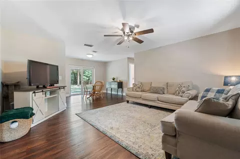 Living - 513 Dorothy Cir, Eustis, FL 32726 photo 1 of 2