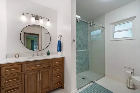 Bath - 513 Dorothy Cir, Eustis, FL 32726 photo 2 of 2