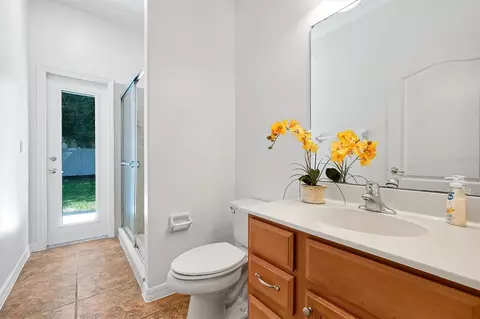 Bath - 554 Palio Ct, Ocoee, FL 34761 photo 1 of 4