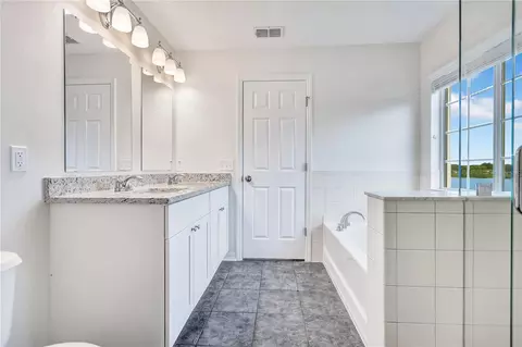 Bath - 5331 Sandy Shell Dr, Apollo Beach, FL 33572 photo 3 of 5