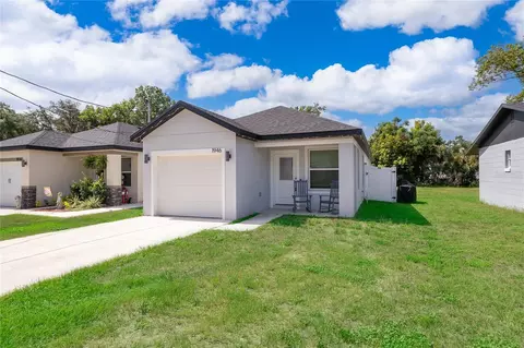 Exterior - 1946 Hollywood Ave, Eustis, FL 32726 photo 3 of 5