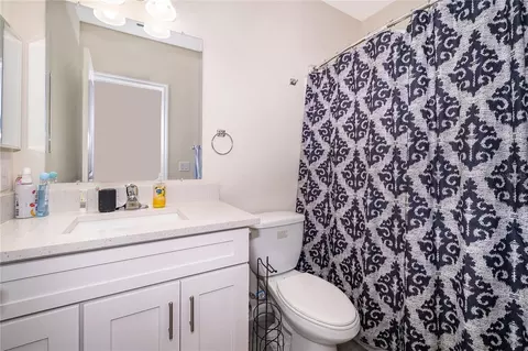 Bath - 1946 Hollywood Ave, Eustis, FL 32726 photo 2 of 2