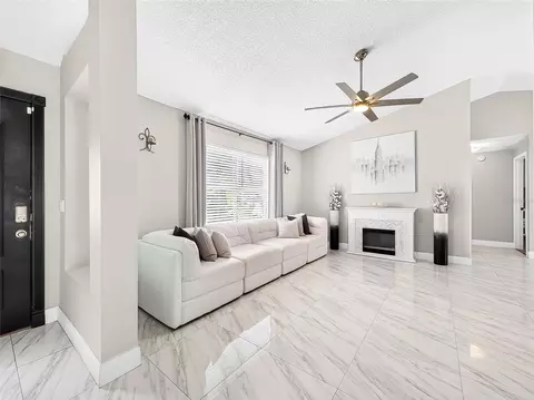 Living - 5014 Sawdust Cir, Ocoee, FL 34761 photo 1 of 3