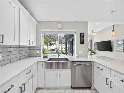 Kitchen - 5014 Sawdust Cir, Ocoee, FL 34761 photo 1 of 4