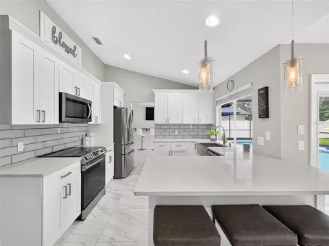 Kitchen - 5014 Sawdust Cir, Ocoee, FL 34761 photo 3 of 4