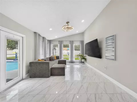 Living - 5014 Sawdust Cir, Ocoee, FL 34761 photo 3 of 3