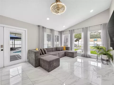 Living - 5014 Sawdust Cir, Ocoee, FL 34761 photo 2 of 3