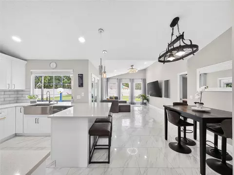 Kitchen - 5014 Sawdust Cir, Ocoee, FL 34761 photo 4 of 4