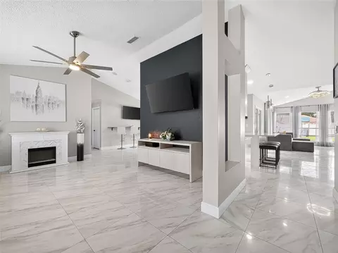 Entry Way - 5014 Sawdust Cir, Ocoee, FL 34761 photo 2 of 2