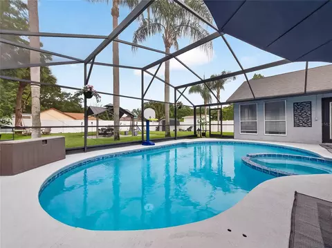 Exterior - 5014 Sawdust Cir, Ocoee, FL 34761 photo 5 of 9
