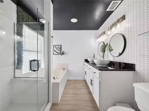 Bath - 5014 Sawdust Cir, Ocoee, FL 34761 photo 1 of 3