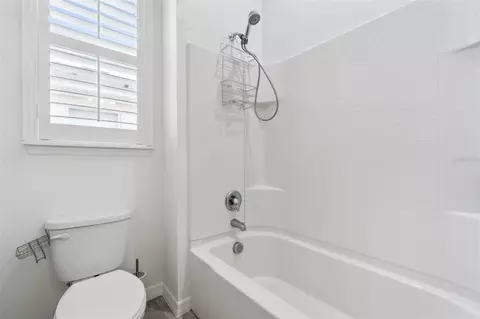 Bath - 1529 Alligator St, Saint Cloud, FL 34771 photo 4 of 5