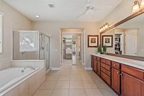 Bath - 412 Douglas Edward Dr, Ocoee, FL 34761 photo 1 of 4