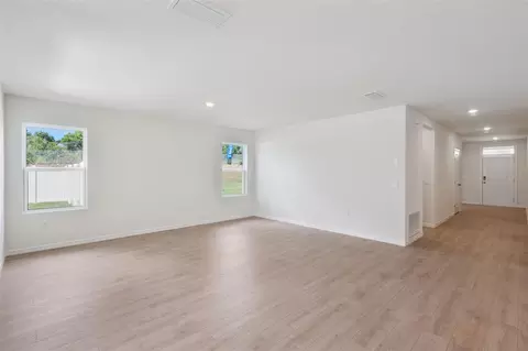 Living - 2831 Elio Hammock Dr, Saint Cloud, FL 34773 photo 2 of 3