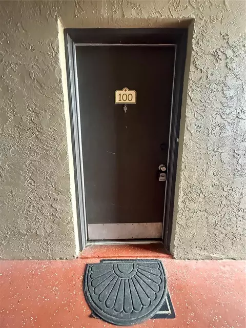 305 Wymore Rd #100, Altamonte Springs, FL 32714