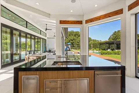 Kitchen - 12237 Park Ave, Windermere, FL 34786 photo 6 of 6