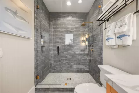 Bath - 12237 Park Ave, Windermere, FL 34786 photo 2 of 11