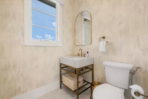 Bath - 12237 Park Ave, Windermere, FL 34786 photo 3 of 11