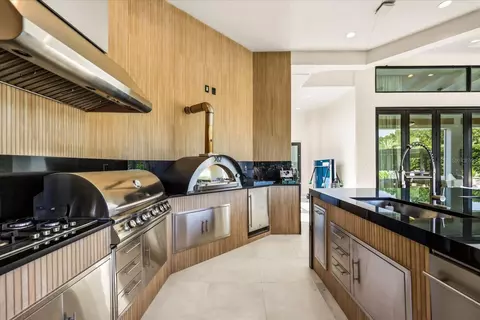 Kitchen - 12237 Park Ave, Windermere, FL 34786 photo 5 of 6