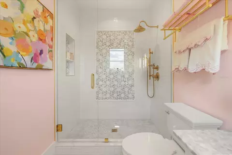 Bath - 12237 Park Ave, Windermere, FL 34786 photo 1 of 11