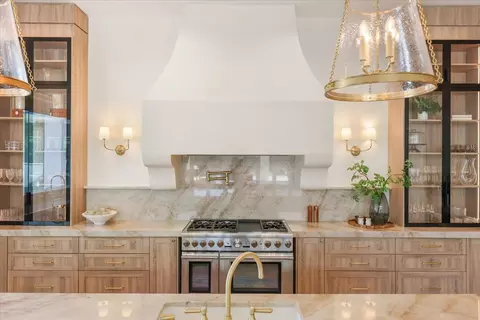 Kitchen - 12237 Park Ave, Windermere, FL 34786 photo 3 of 6