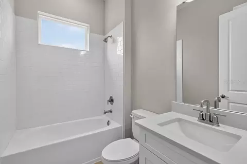 Bath - 998 Tassleflower Trl, Saint Cloud, FL 34771 photo 3 of 3
