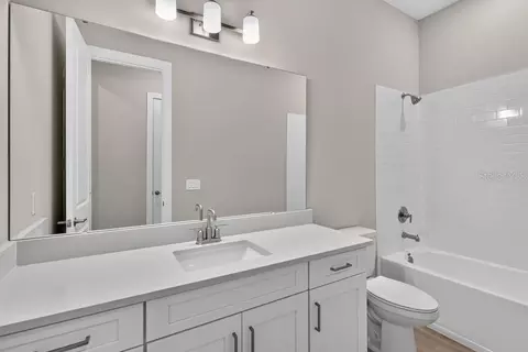 Bath - 998 Tassleflower Trl, Saint Cloud, FL 34771 photo 2 of 3