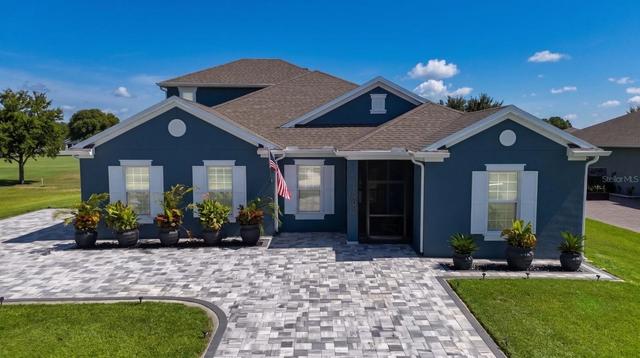 17649 Live Oak Dr, Tavares, FL 32778