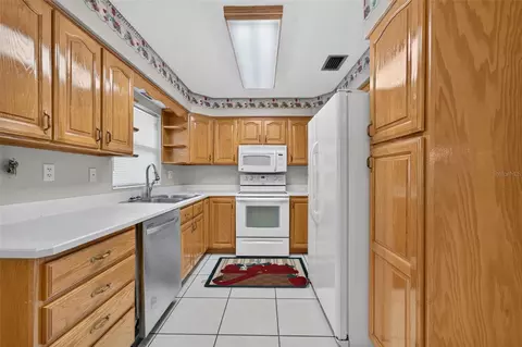 Kitchen - 212 15th Ave, Ocoee, FL 34761 photo 2 of 3