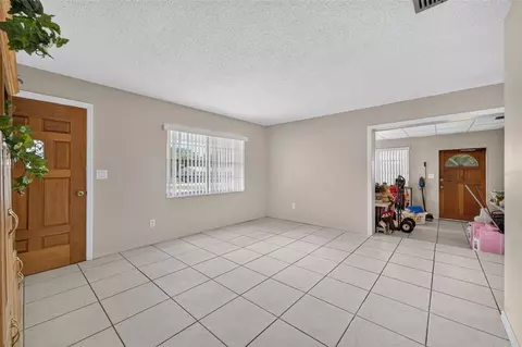 Living - 212 15th Ave, Ocoee, FL 34761 photo 1 of 5