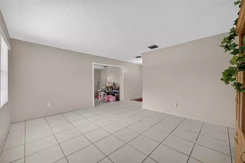 Living - 212 15th Ave, Ocoee, FL 34761 photo 2 of 5