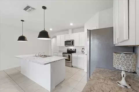 Kitchen - 417 Corso Loop, Winter Haven, FL 33884 photo 2 of 2