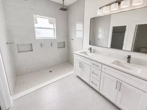Bath - 3900 SW 133rd Loop, Ocala, FL 34473 photo 2 of 6