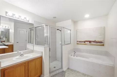 Bath - 10320 Vista Pines Loop, Clermont, FL 34711 photo 1 of 4