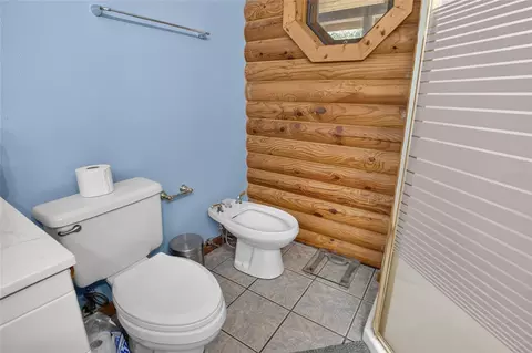 Bath - 5365 Paces Landing Rd, Mims, FL 32754 photo 3 of 8