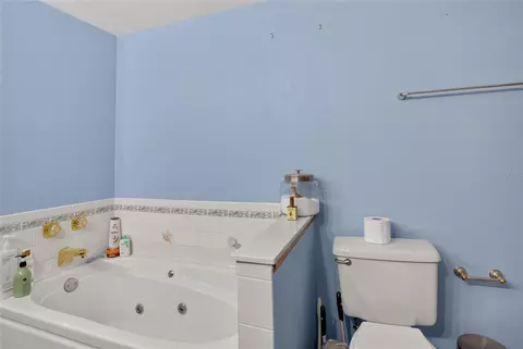 Bath - 5365 Paces Landing Rd, Mims, FL 32754 photo 4 of 8