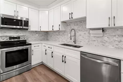 Kitchen - 12120 Croft Dr, Largo, FL 33774 photo 2 of 3