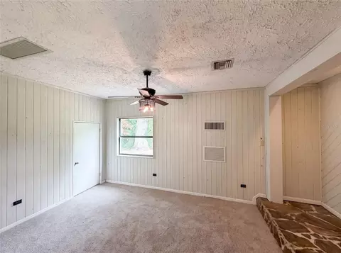 Living - 2630 SE 8th Ave, Ocala, FL 34471 photo 5 of 6