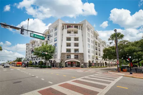 630 Vassar St #2210, Orlando, FL 32804