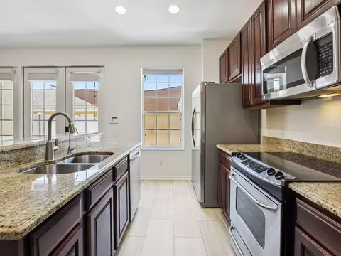 Kitchen - 7712 Fordson Ln, Windermere, FL 34786 photo 3 of 4