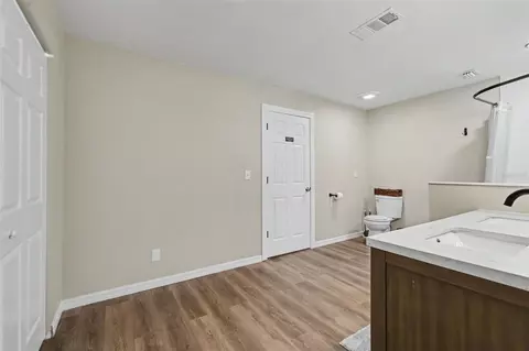 Bath - 102 Shore Dr E, Oldsmar, FL 34677 photo 5 of 5