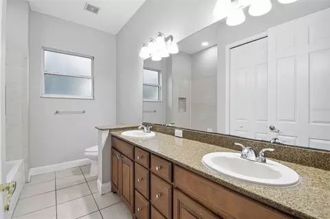 Bath - 9009 Riverview Dr, Riverview, FL 33578 photo 5 of 11