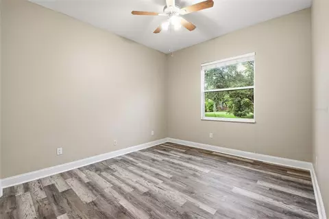 Bedroom - 9009 Riverview Dr, Riverview, FL 33578 photo 5 of 9