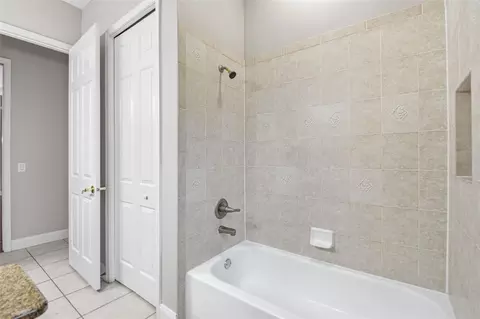 Bath - 9009 Riverview Dr, Riverview, FL 33578 photo 6 of 11