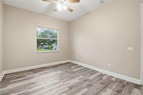 Bedroom - 9009 Riverview Dr, Riverview, FL 33578 photo 6 of 9